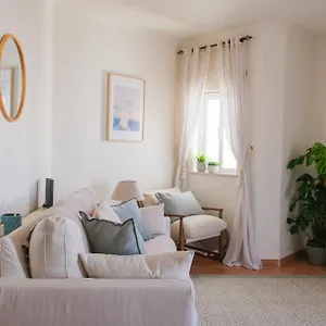 Charming - Walk To & Historic Centre Apartment